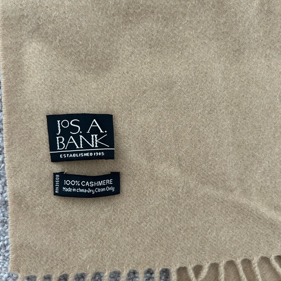 Jos A Bank 100% Cashmere Camel Scarf - Picture 2 of 3